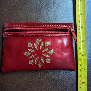 Cute Bee Love Coin Purse Red Color. Please check the pictures for more details.